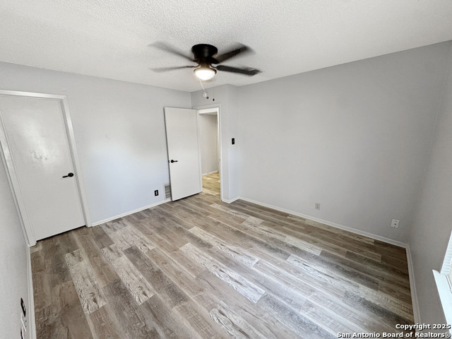 Image 14 of 31 For 16918 Summer Creek Dr