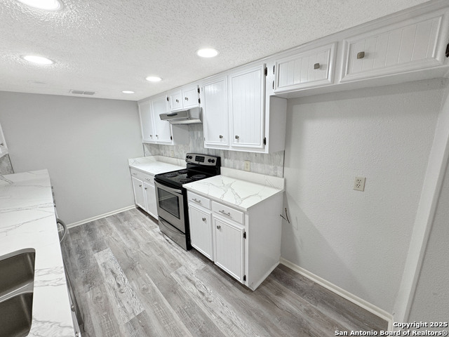 Image 22 of 31 For 16918 Summer Creek Dr