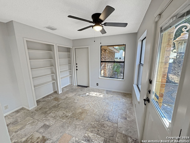 Image 25 of 31 For 16918 Summer Creek Dr