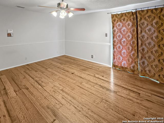 Image 3 of 31 For 16918 Summer Creek Dr