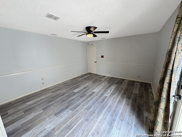 Image 30 of 31 For 16918 Summer Creek Dr