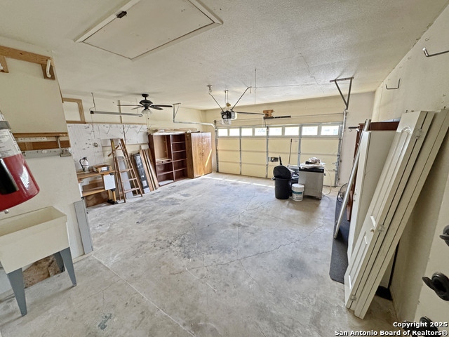 Image 31 of 31 For 16918 Summer Creek Dr