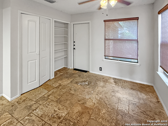 Image 8 of 31 For 16918 Summer Creek Dr