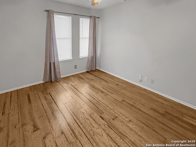 Image 9 of 31 For 16918 Summer Creek Dr