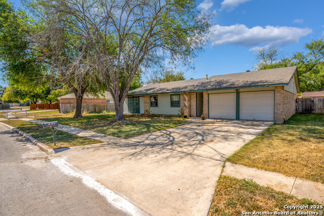 Image 2 of 28 For 4623 Golden Mdws