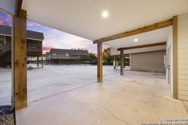 Listing photo id 23 for 198 River Villas Ct Unit 3