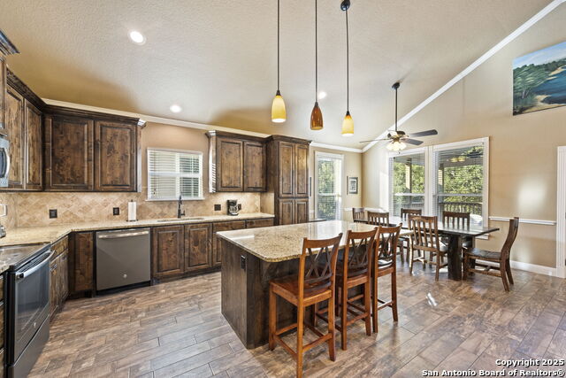 Listing photo id 3 for 198 River Villas Ct Unit 3