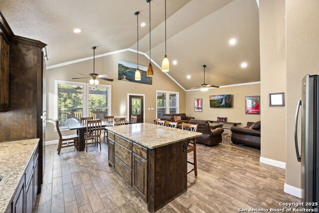 Listing photo id 7 for 198 River Villas Ct Unit 3