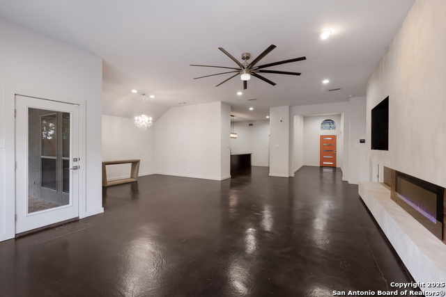 Listing photo id 16 for 5 Carah Ct  