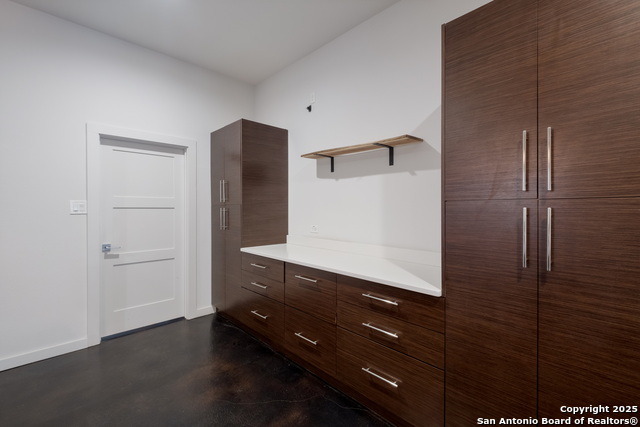 Listing photo id 17 for 5 Carah Ct  