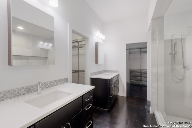 Listing photo id 21 for 5 Carah Ct  