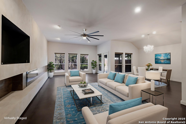 Listing photo id 4 for 5 Carah Ct  