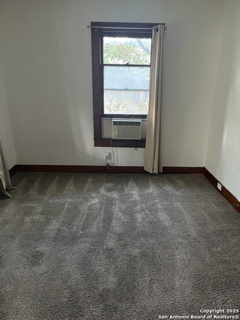 Image 10 of 27 For 418 W Mulberry Apt A