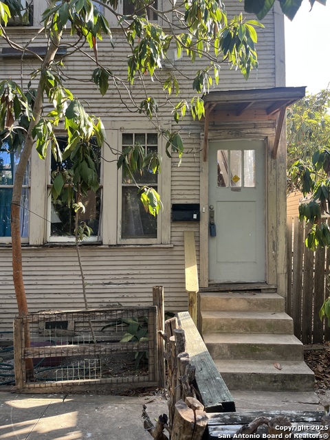 Image 2 of 27 For 418 W Mulberry Apt A