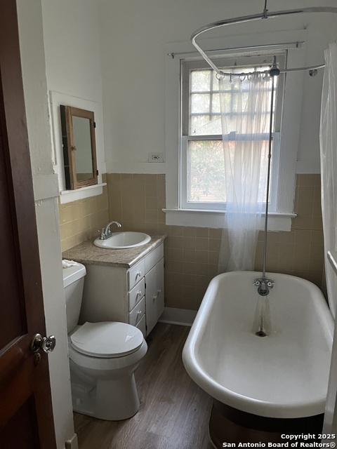 Image 21 of 27 For 418 W Mulberry Apt A