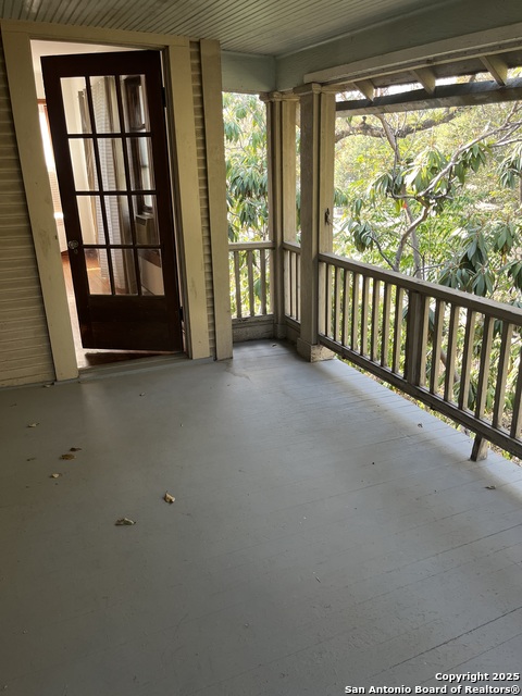 Image 24 of 27 For 418 W Mulberry Apt A