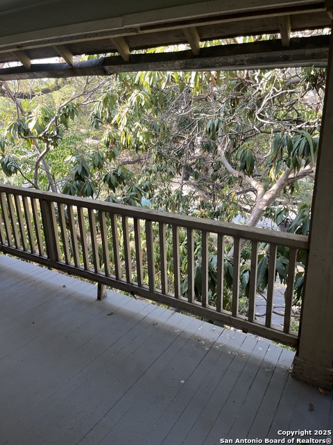 Image 25 of 27 For 418 W Mulberry Apt A