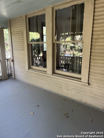 Image 27 of 27 For 418 W Mulberry Apt A