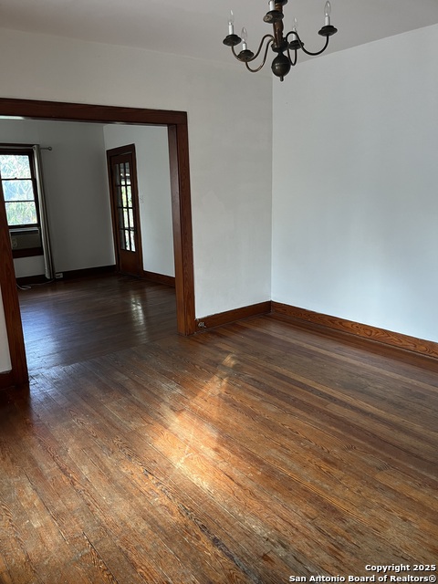 Image 4 of 27 For 418 W Mulberry Apt A