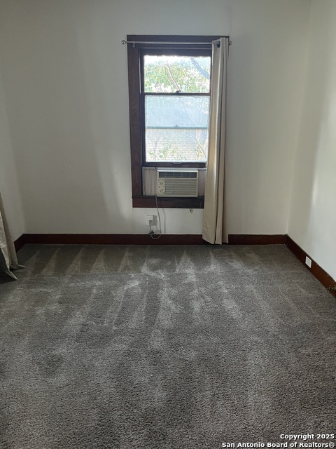 Image 8 of 27 For 418 W Mulberry Apt A