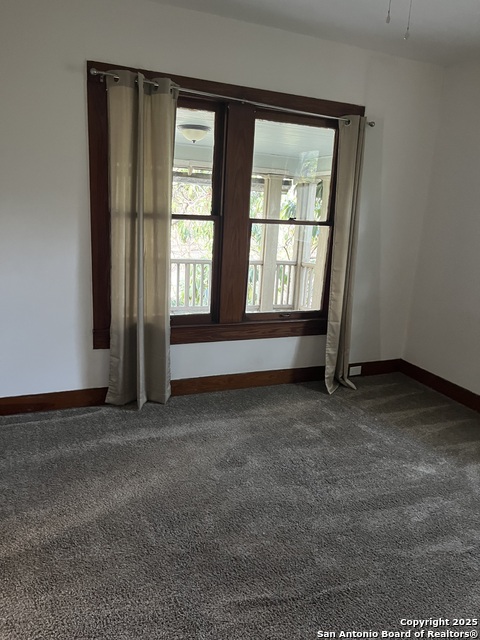 Image 9 of 27 For 418 W Mulberry Apt A