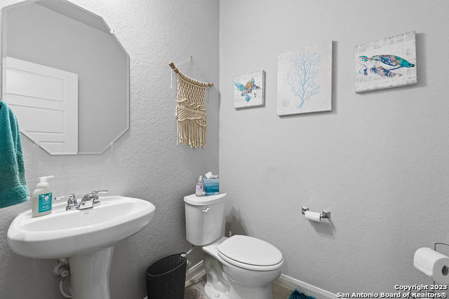 Image 20 of 37 For 1210 Cross Gable