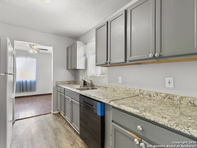 Image 10 of 33 For 142 Jean