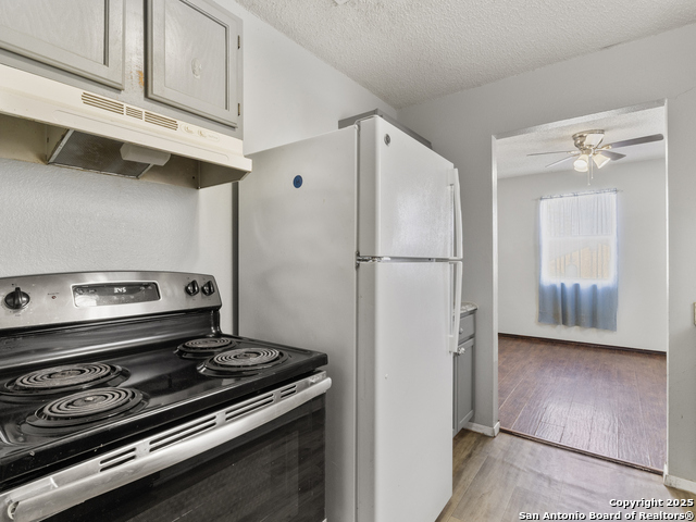 Image 11 of 33 For 142 Jean