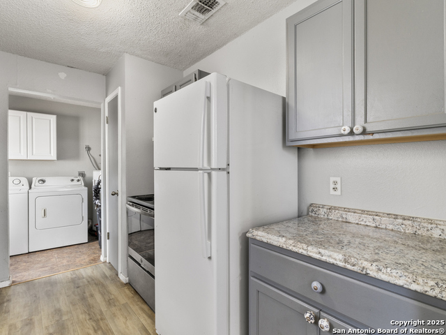 Image 12 of 33 For 142 Jean