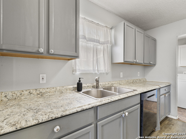 Image 13 of 33 For 142 Jean