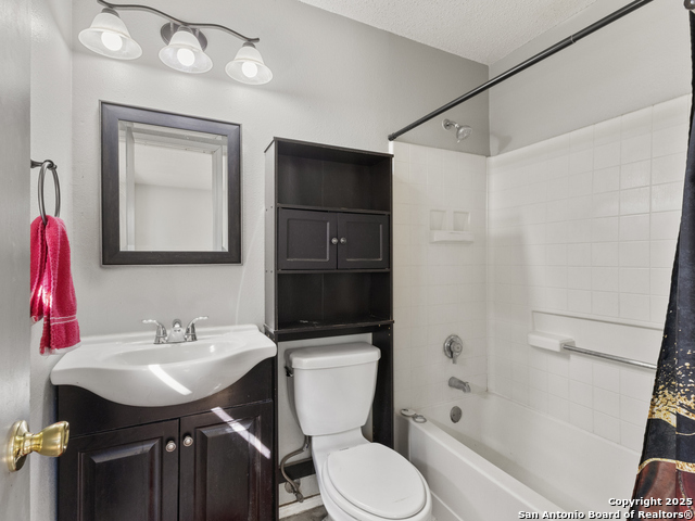 Image 19 of 33 For 142 Jean