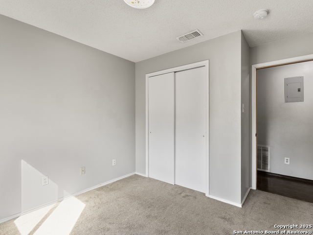 Image 23 of 33 For 142 Jean