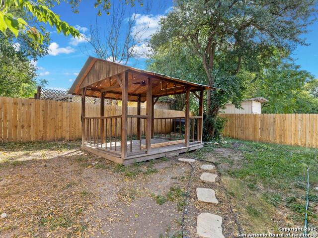 Image 27 of 33 For 142 Jean