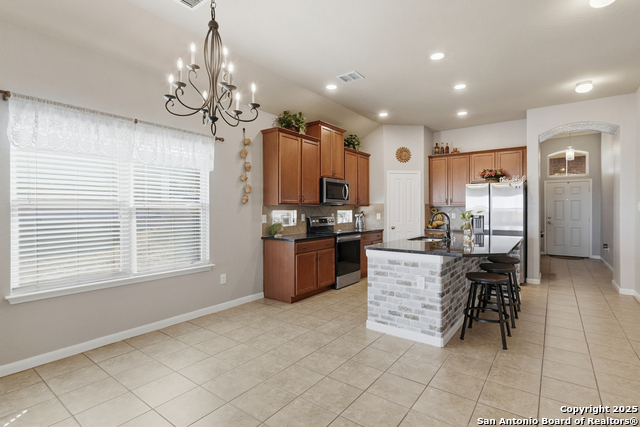 Listing photo id 11 for 851 Highland