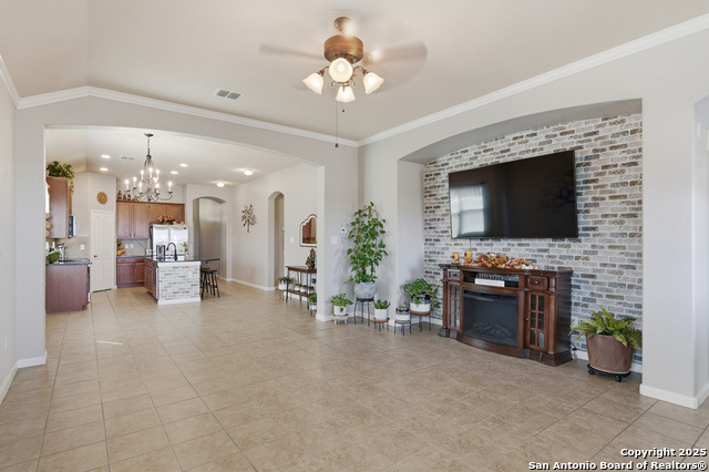 Listing photo id 13 for 851 Highland