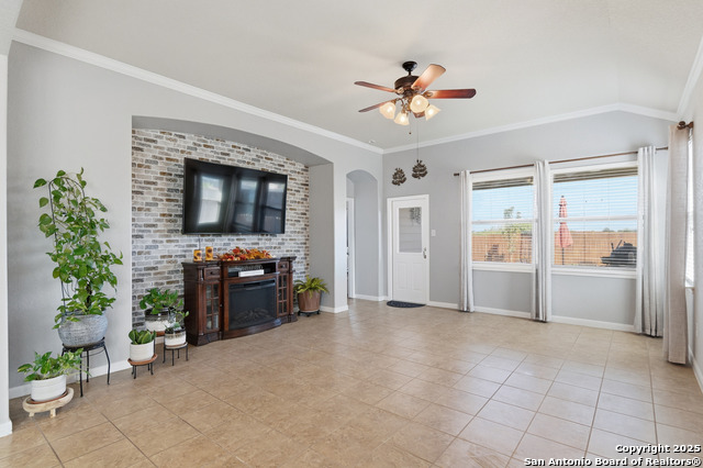 Listing photo id 15 for 851 Highland