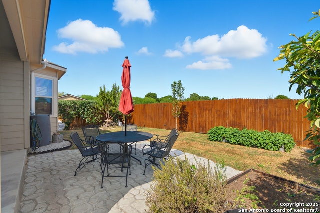 Listing photo id 32 for 851 Highland