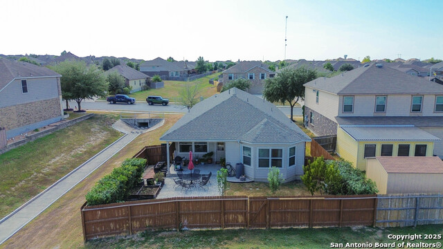 Listing photo id 37 for 851 Highland