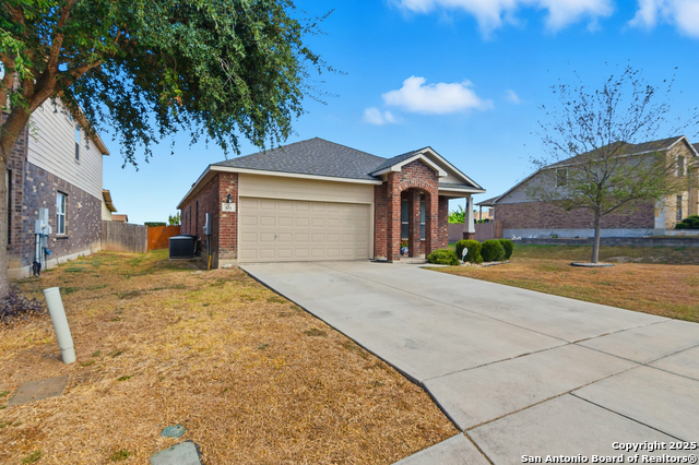 Listing photo id 2 for 851 Highland