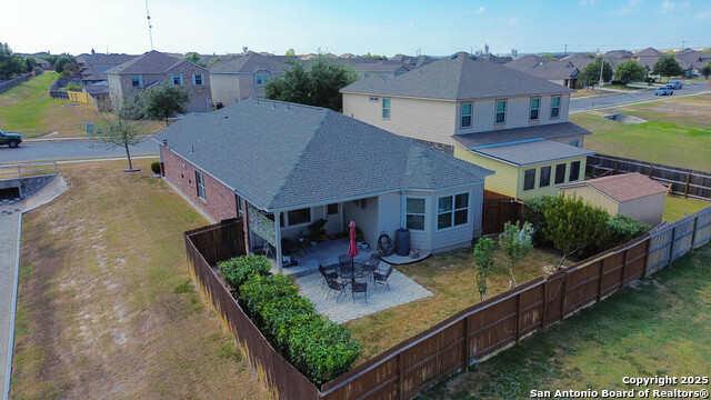 Listing photo id 38 for 851 Highland