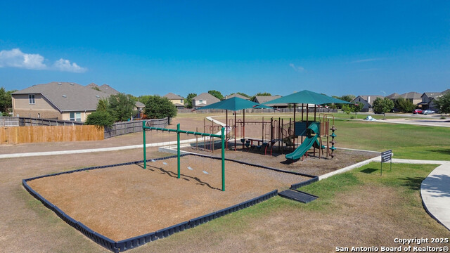 Listing photo id 41 for 851 Highland