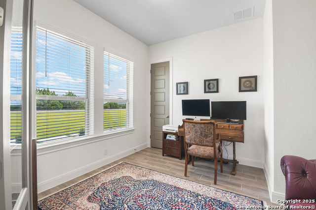 Listing photo id 12 for 270 Blue Diamond