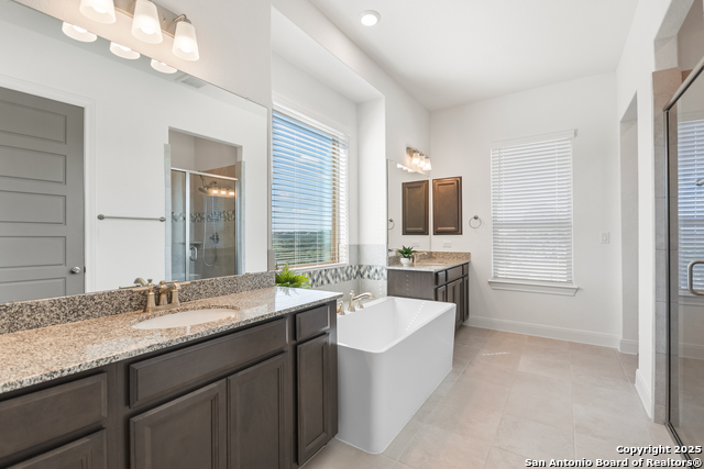 Listing photo id 15 for 270 Blue Diamond