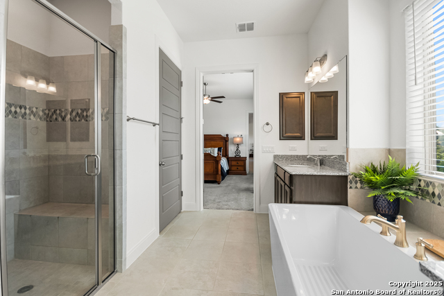 Listing photo id 16 for 270 Blue Diamond