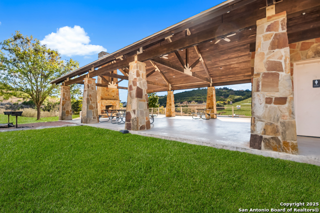 Listing photo id 43 for 270 Blue Diamond