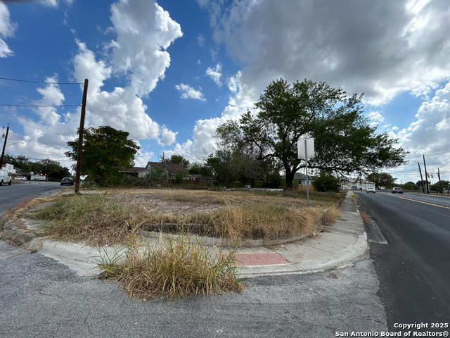 Listing photo id 1 for 170 Ferris  