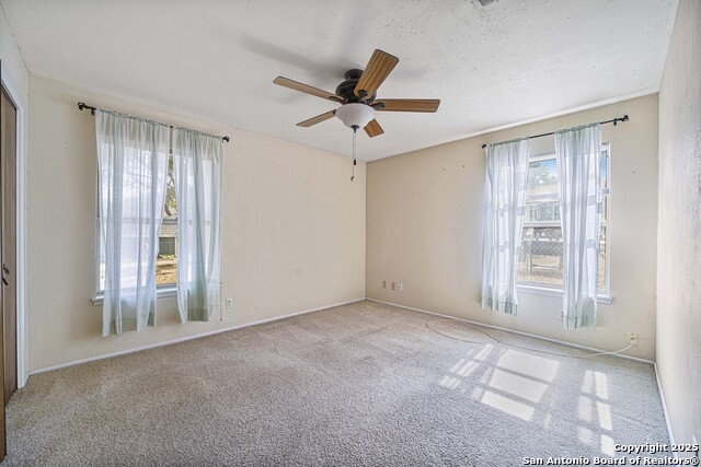 Image 22 of 45 For 983 Hollyhock