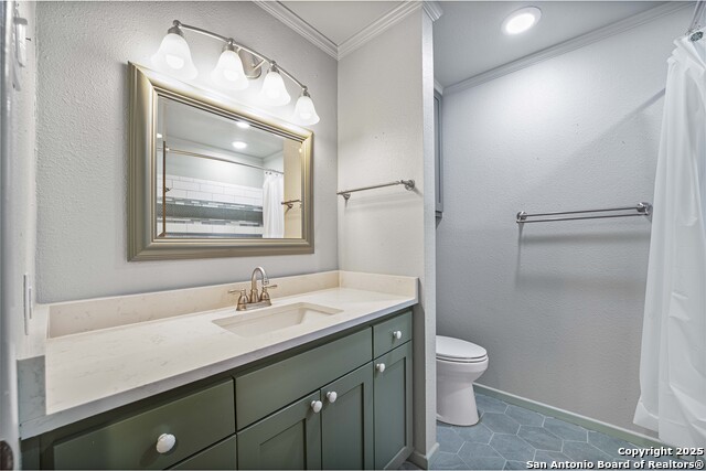 Image 24 of 45 For 983 Hollyhock