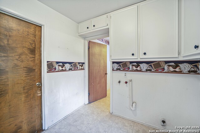 Image 26 of 45 For 983 Hollyhock