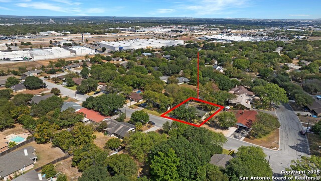 Image 39 of 45 For 983 Hollyhock